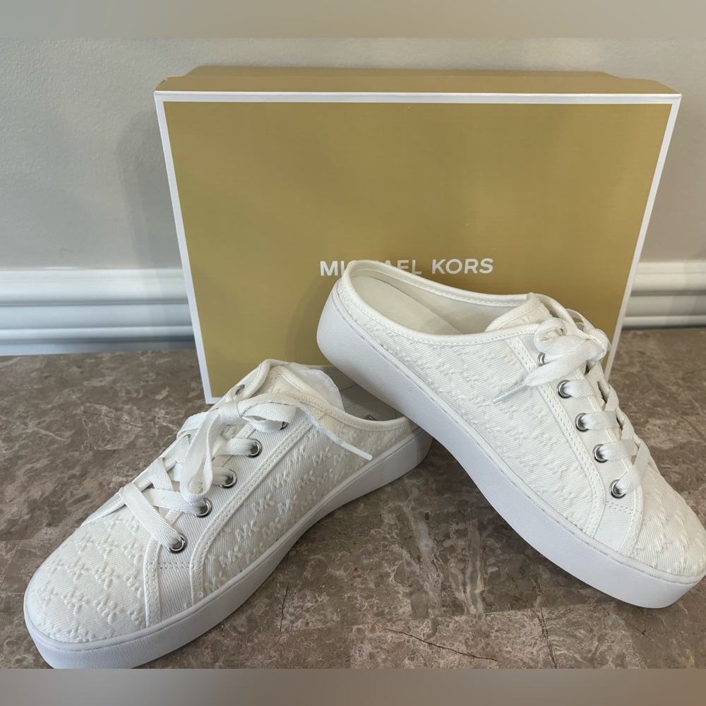 Michael Kors POPPY SLIDE SNEAKER DEBOSSED WASHED DENIM